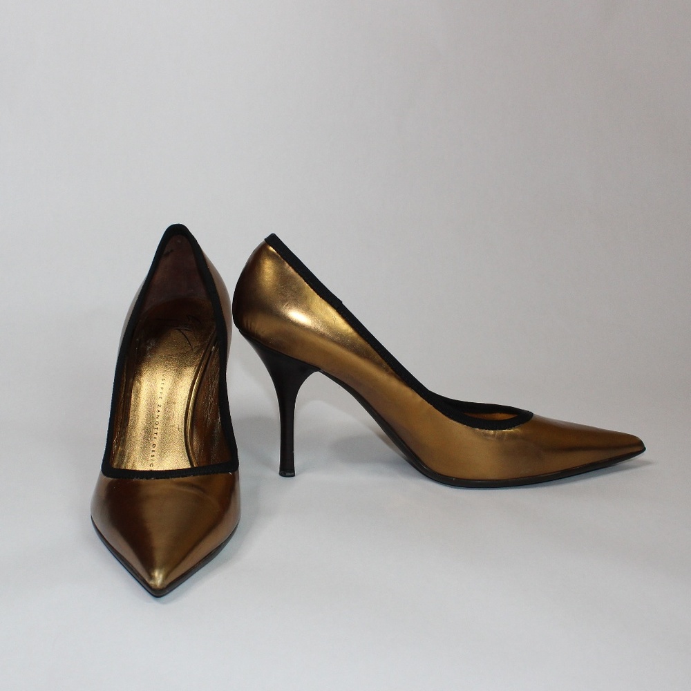 Giuseppe Zanotti Gold heel 40